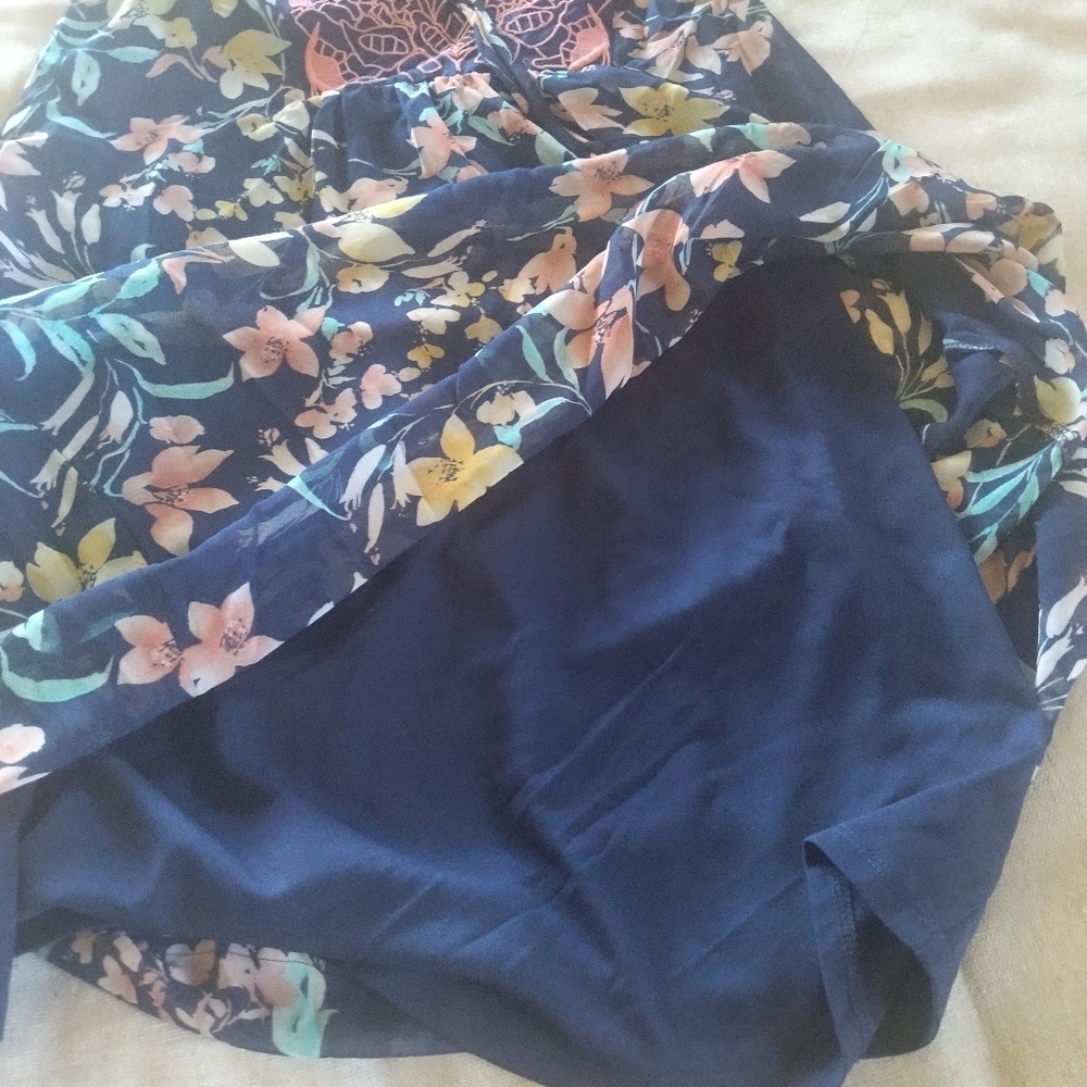 Ladies Top - Picture 6 of 13